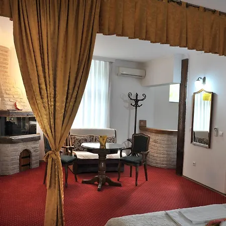 Latinski Most Hotel 3*